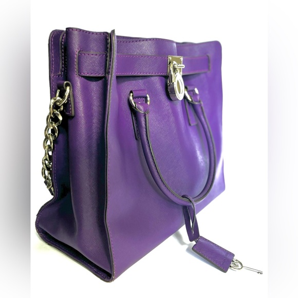 🔅MICHAEL KORS • Purple • LARGE HAMILTON LOCK & KEY HANDBAG 🔅 - Picture 2 of 4